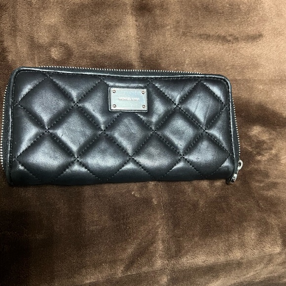 Michael kors purse with wallet - Picture 9 of 12